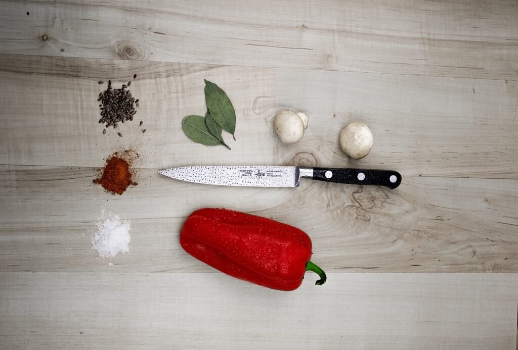 bell pepper, spices, knife-2179100.jpg