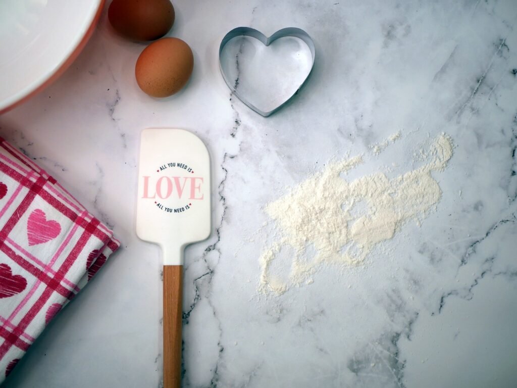 love, bake, spatula-7006142.jpg