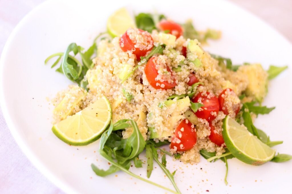 quinoa, salad, tomatoes-1822176.jpg