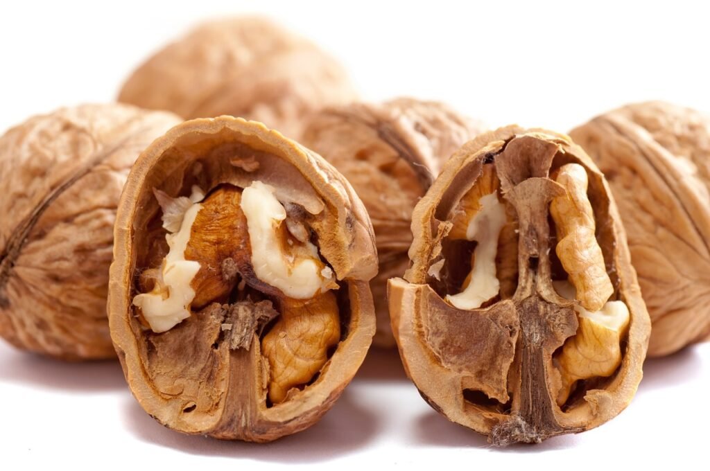 walnuts, nuts, brown-2312506.jpg